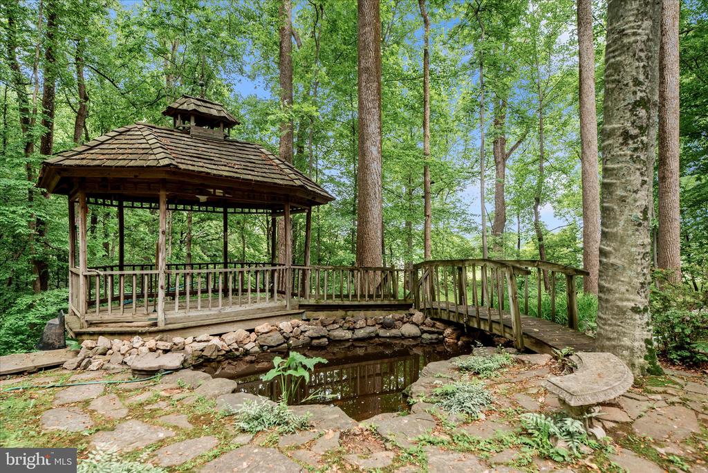 2221 GOLD MINE ROAD