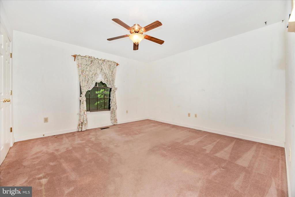 2221 GOLD MINE ROAD