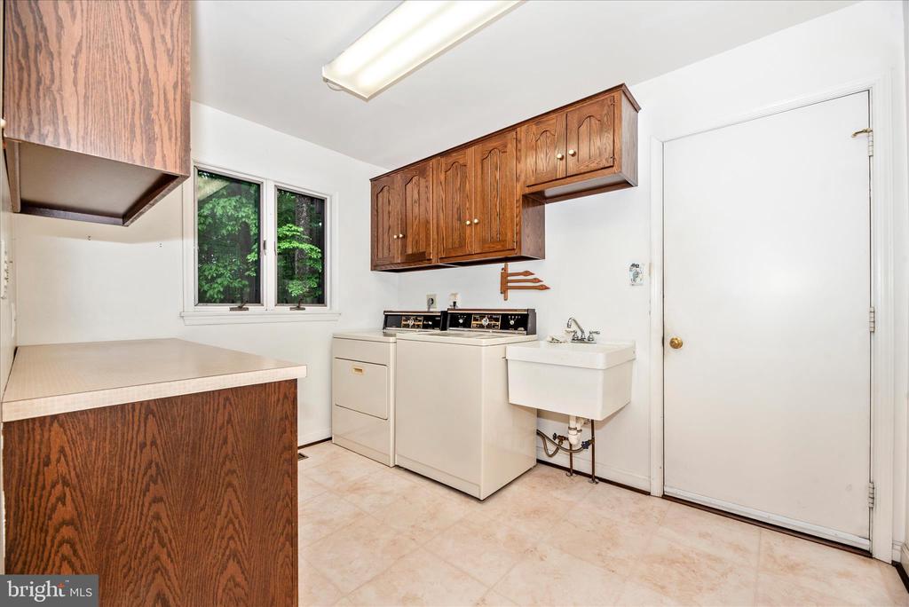 2221 GOLD MINE ROAD