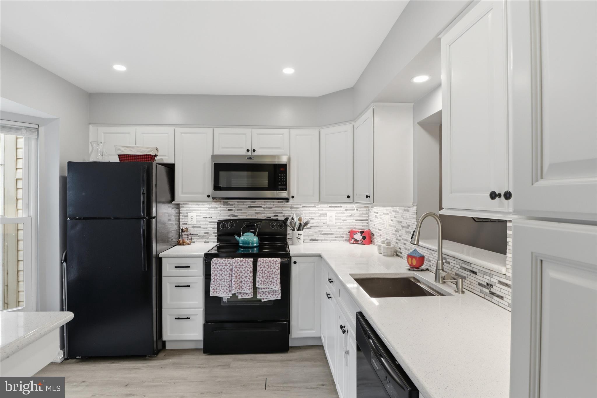 71 KINSMAN VIEW CIRCLE