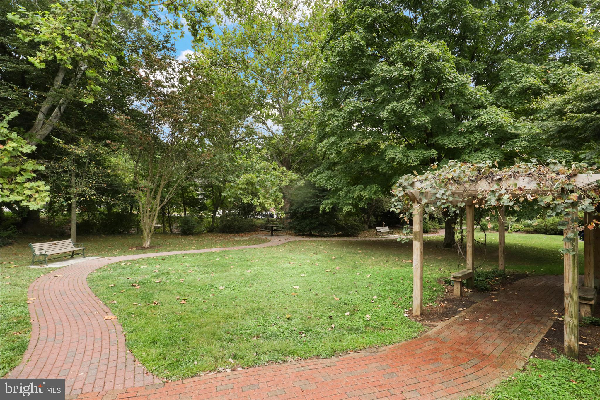 3355 UNIVERSITY BOULEVARD W 106