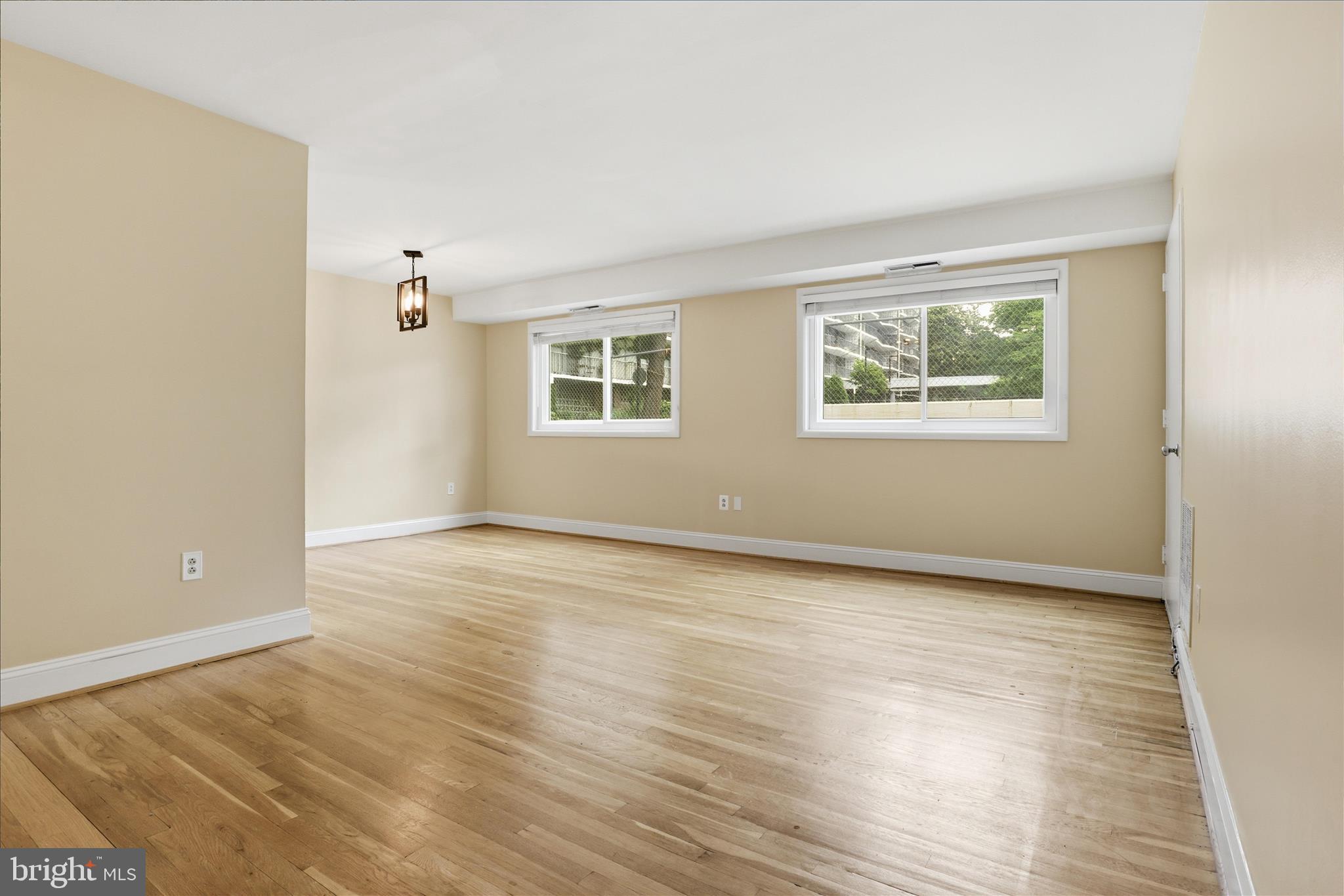 3355 UNIVERSITY BOULEVARD W 106