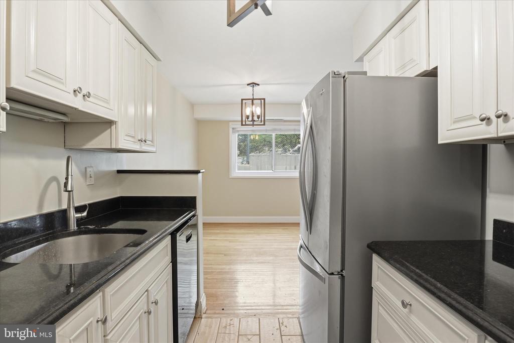 3355 UNIVERSITY BOULEVARD W 106