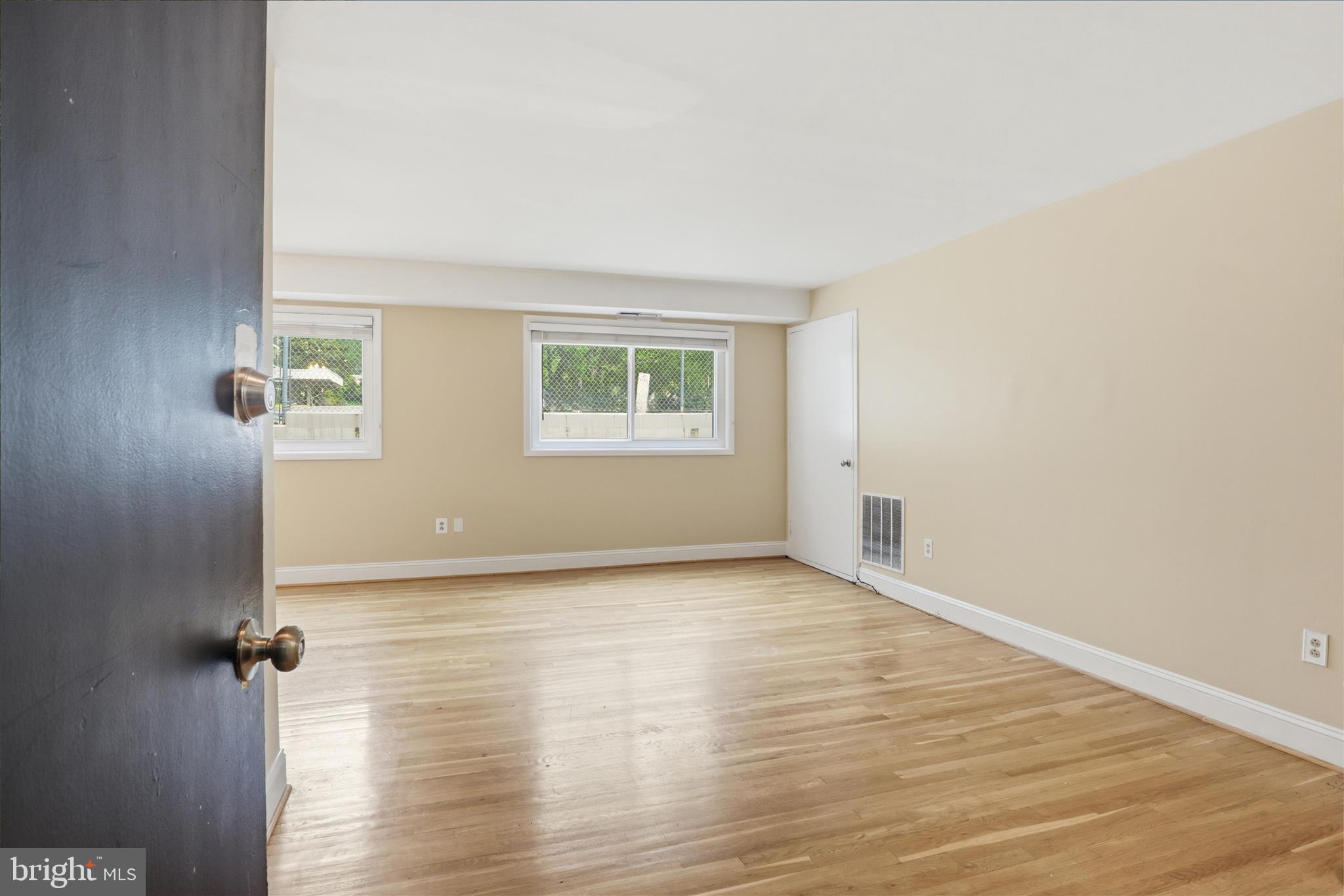 3355 UNIVERSITY BOULEVARD W 106