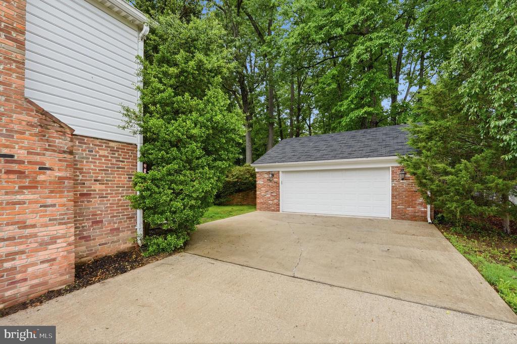 12112 WHIPPOORWILL LANE