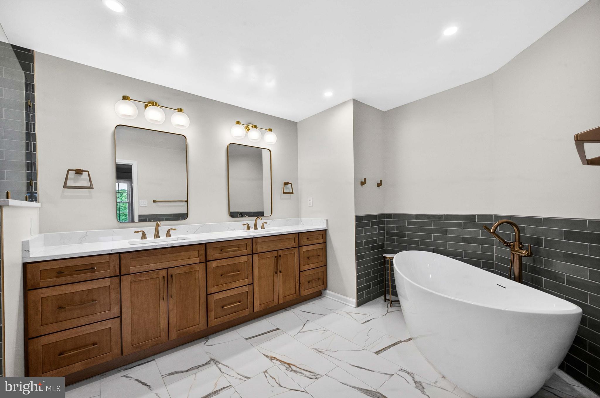 8016 QUARRY RIDGE WAY