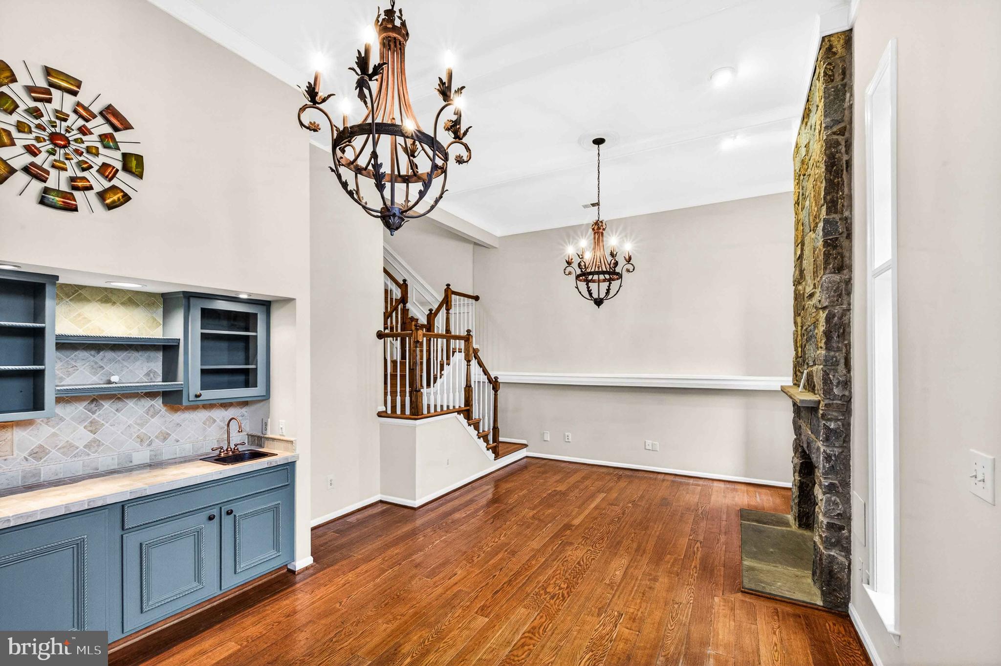 8016 QUARRY RIDGE WAY