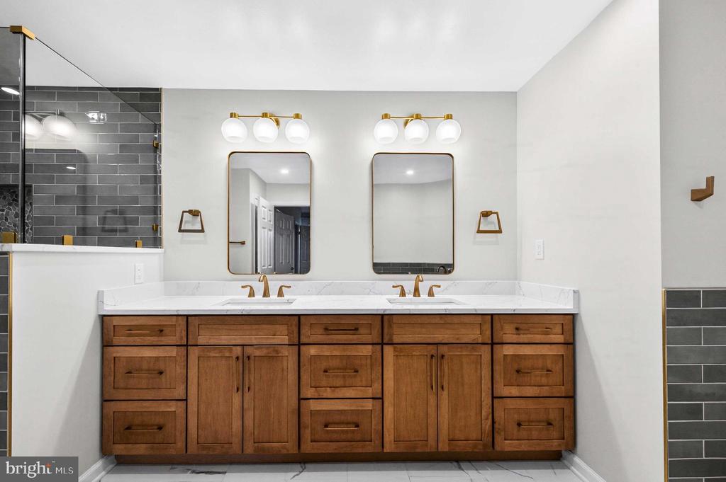 8016 QUARRY RIDGE WAY
