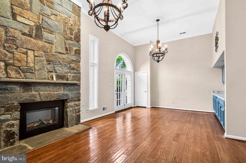 8016 QUARRY RIDGE WAY