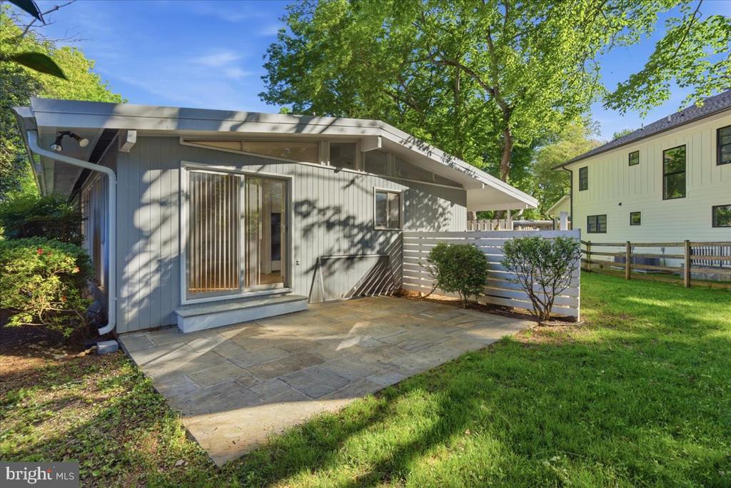 6614 MELODY LANE