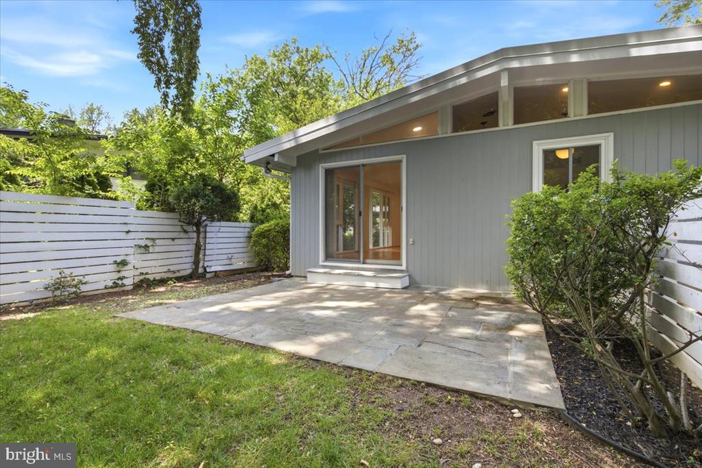 6614 MELODY LANE