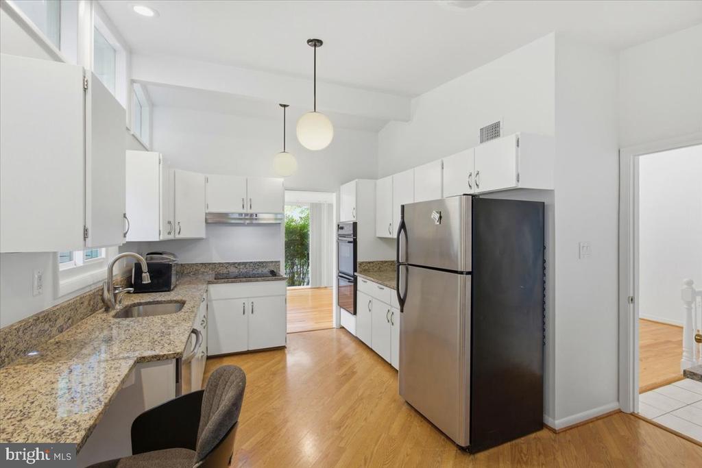 6614 MELODY LANE