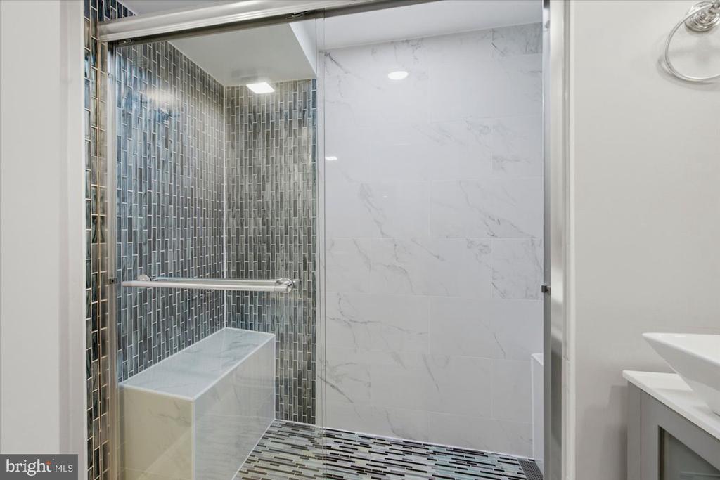 6614 MELODY LANE