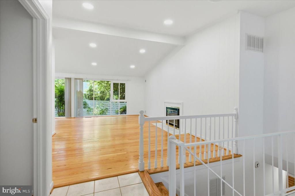 6614 MELODY LANE