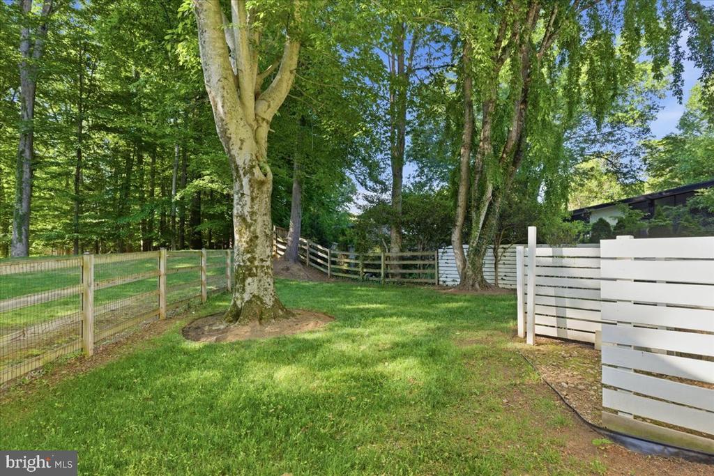 6614 MELODY LANE