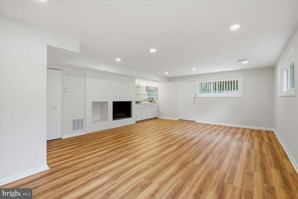 6614 MELODY LANE