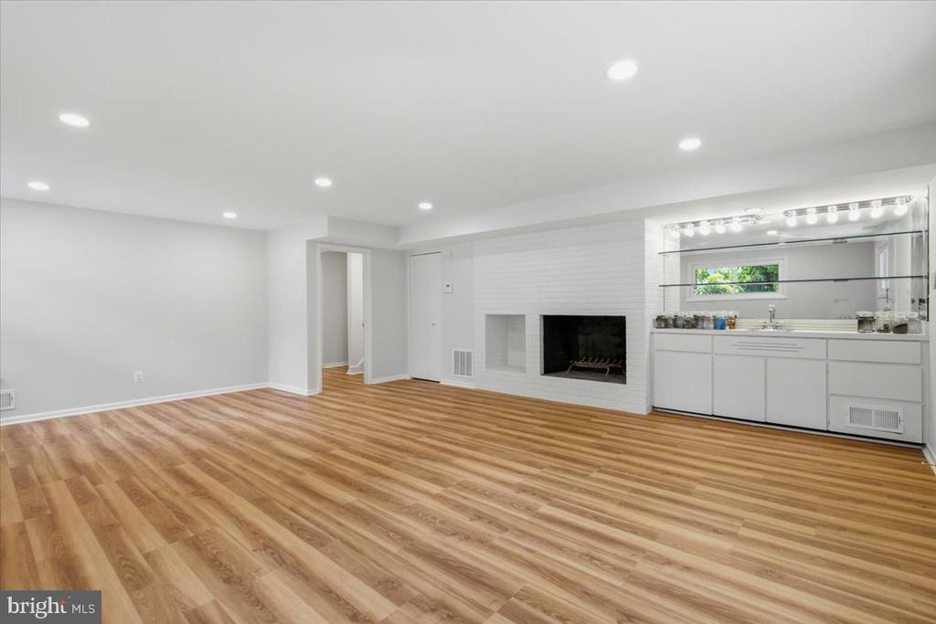 6614 MELODY LANE