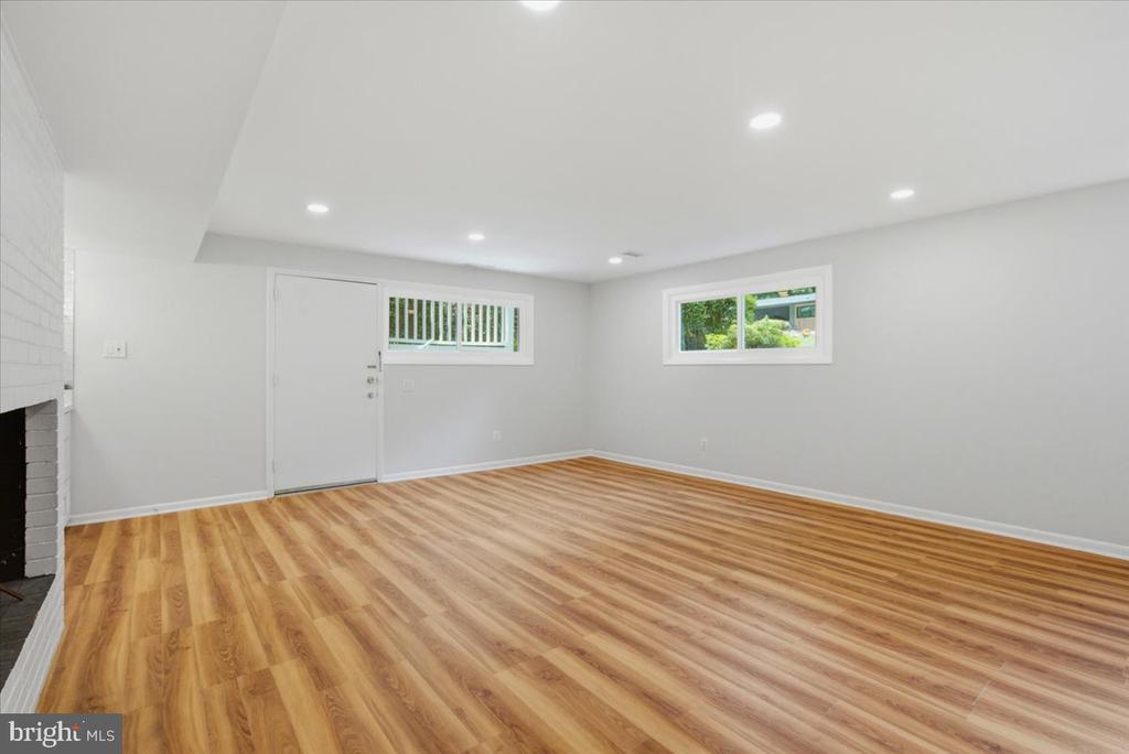 6614 MELODY LANE