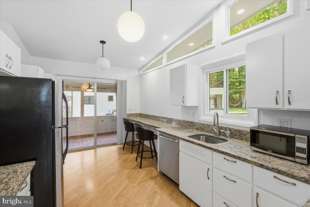 6614 MELODY LANE