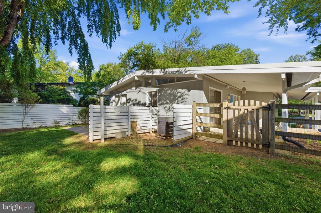 6614 MELODY LANE