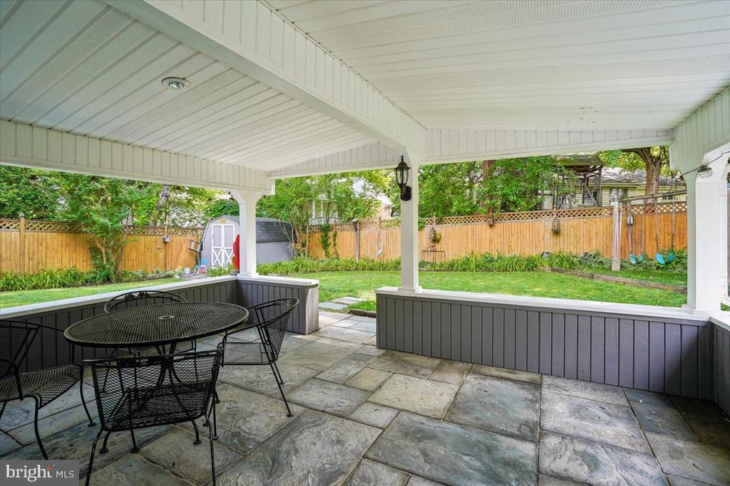 11111 LUND PLACE