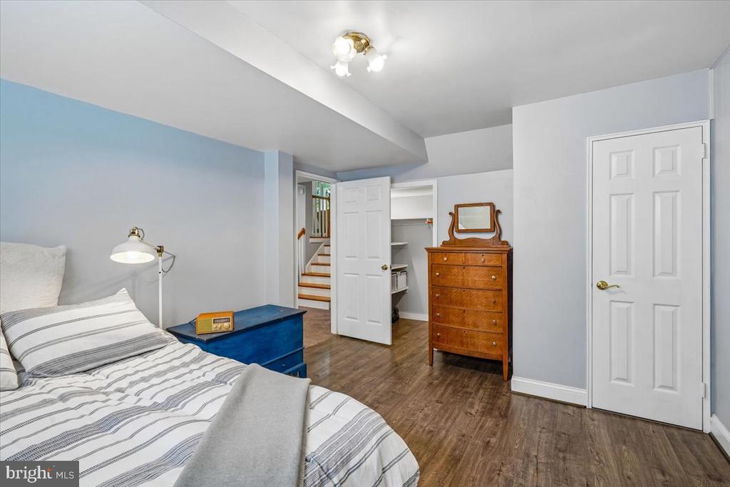 11111 LUND PLACE