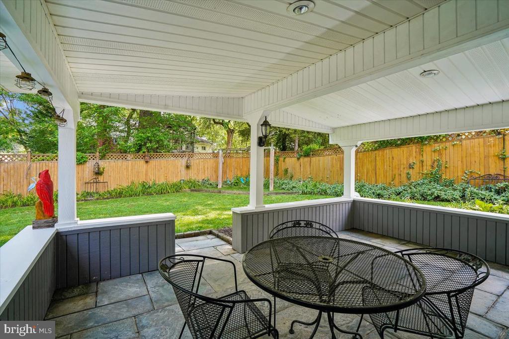 11111 LUND PLACE