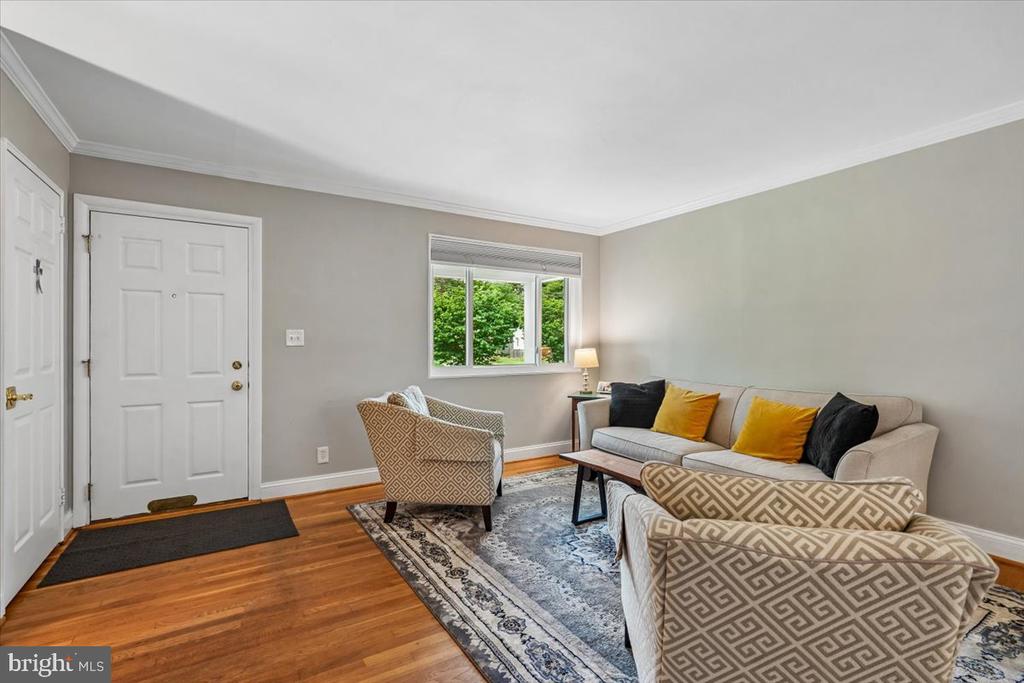 11111 LUND PLACE