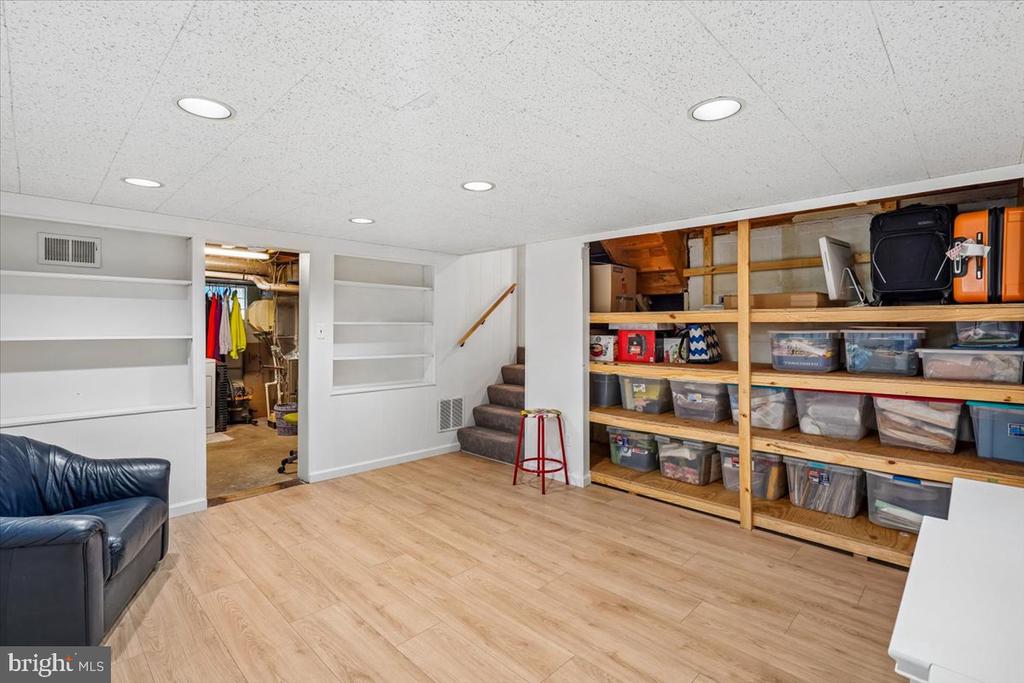 11111 LUND PLACE
