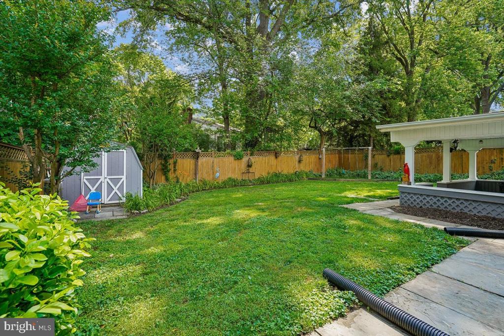 11111 LUND PLACE