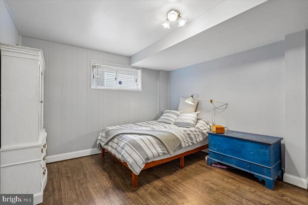 11111 LUND PLACE