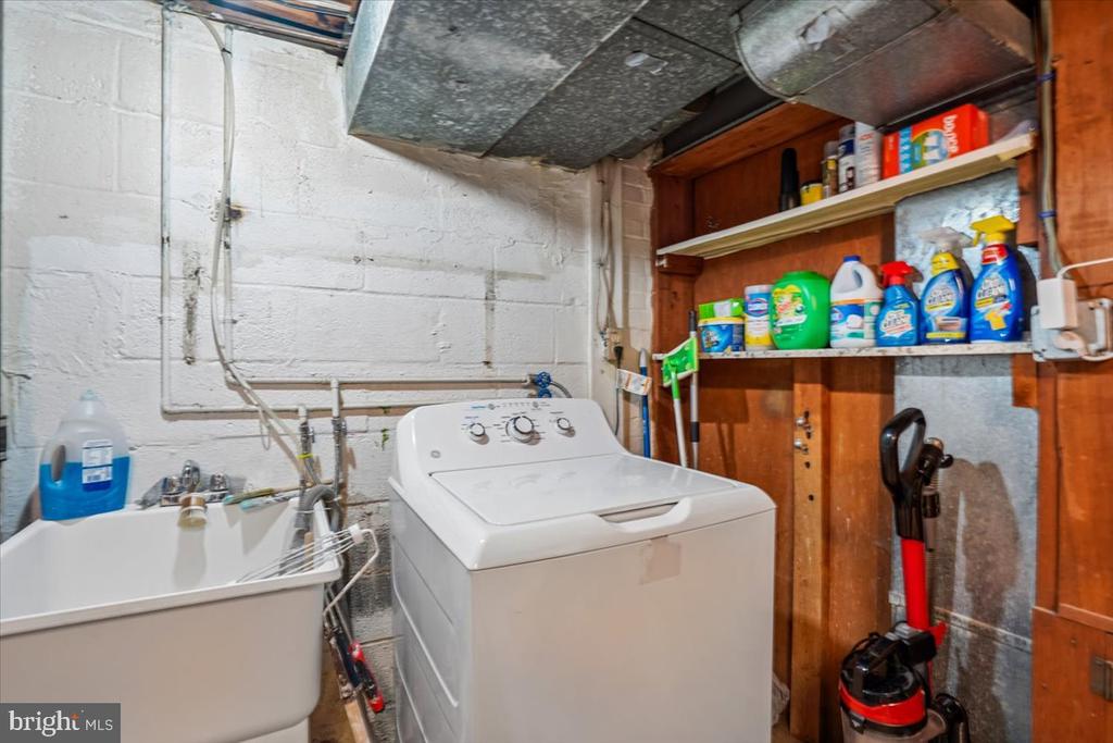 11111 LUND PLACE