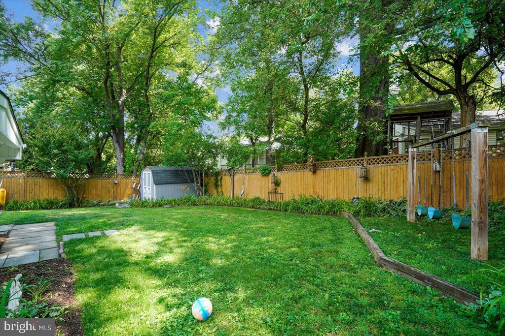 11111 LUND PLACE