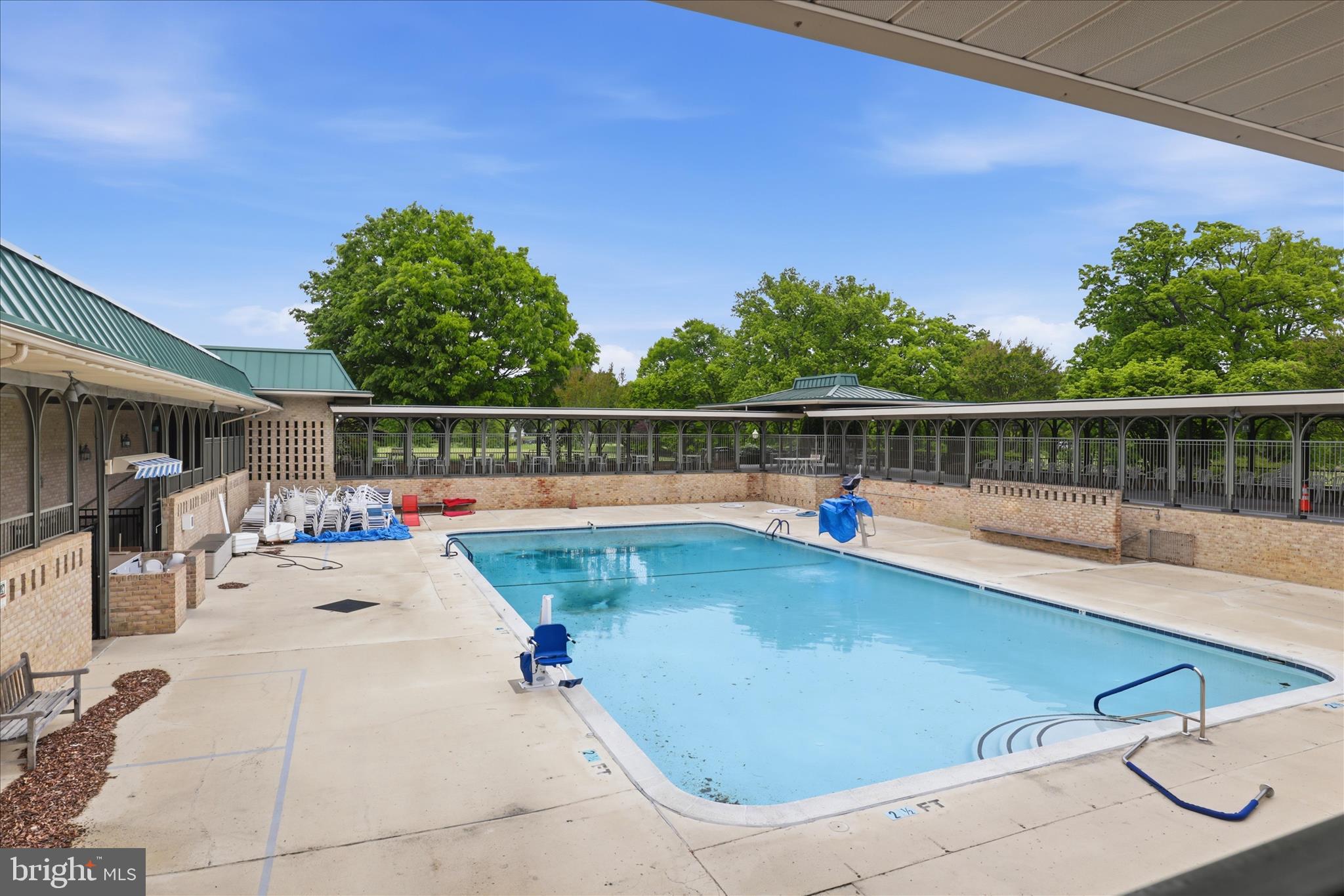 15300 PINE ORCHARD DRIVE 85-2E