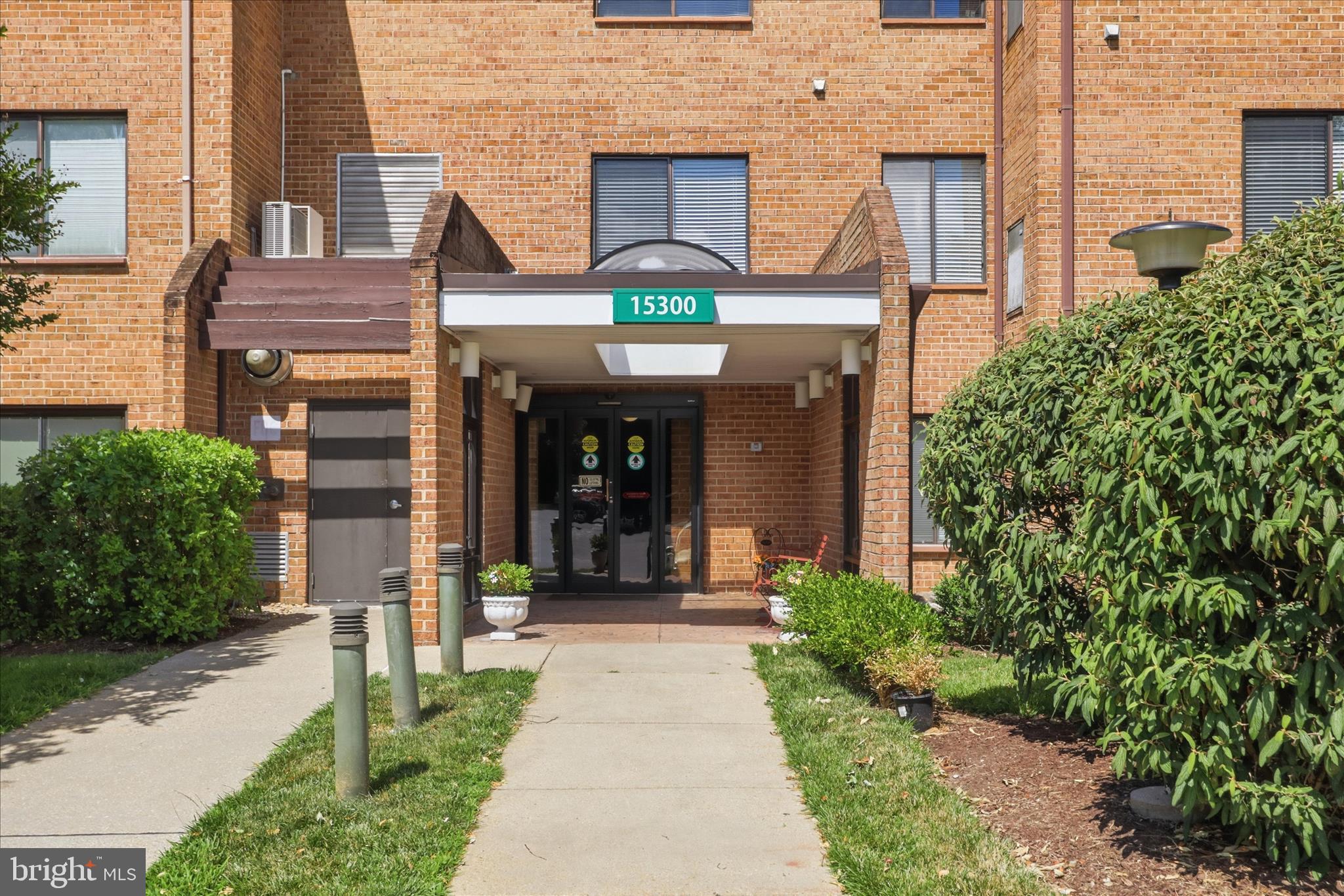 15300 PINE ORCHARD DRIVE 85-2E