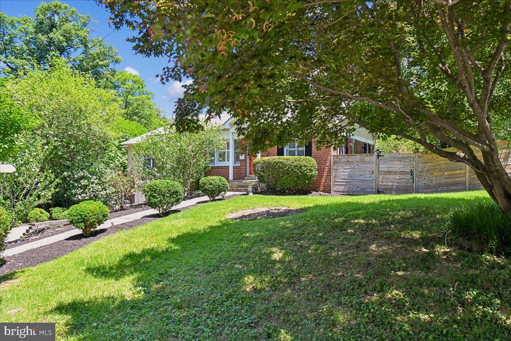 10211 BROOKMOOR DRIVE