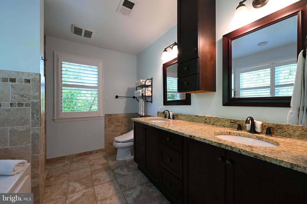 10211 BROOKMOOR DRIVE