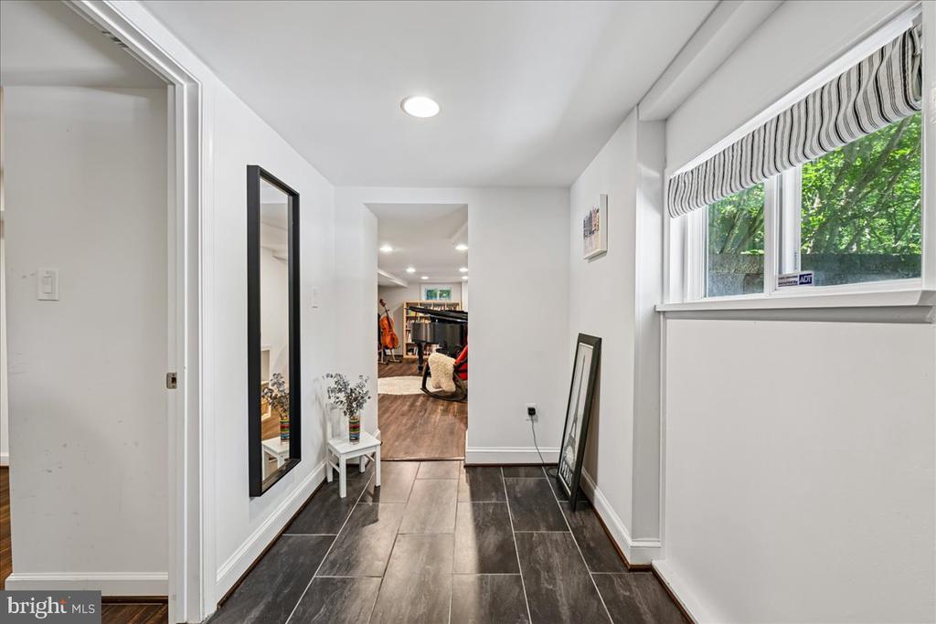 10211 BROOKMOOR DRIVE