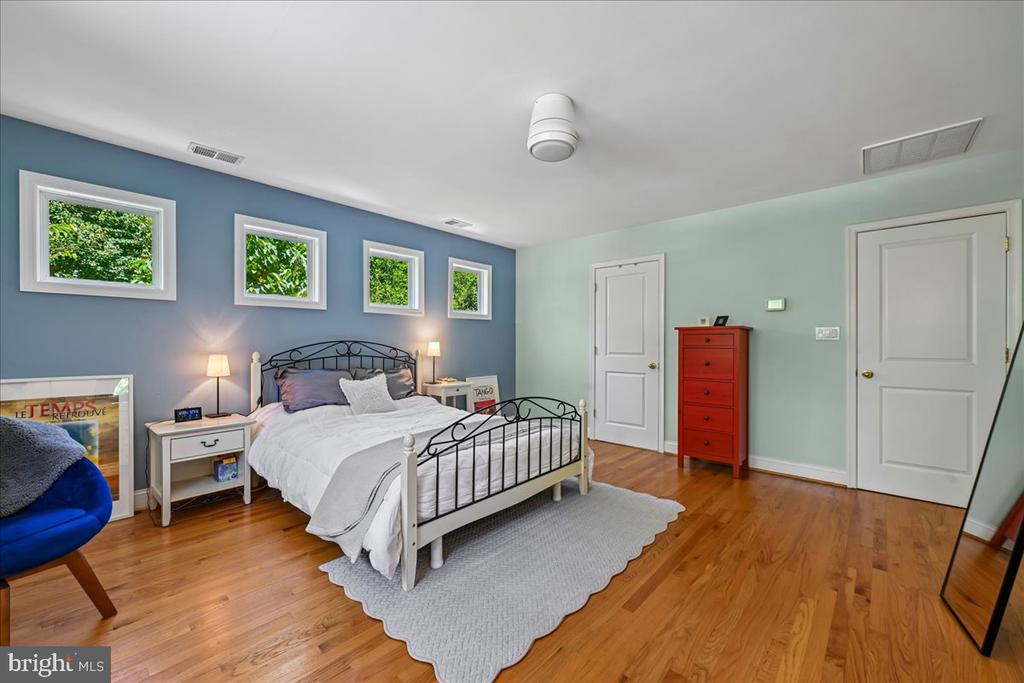 10211 BROOKMOOR DRIVE