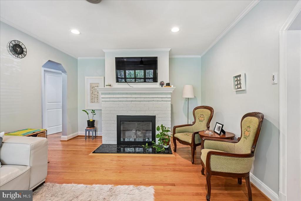 10211 BROOKMOOR DRIVE