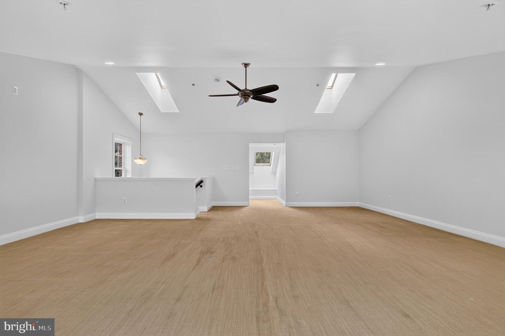22172 FAIR GARDEN LANE
