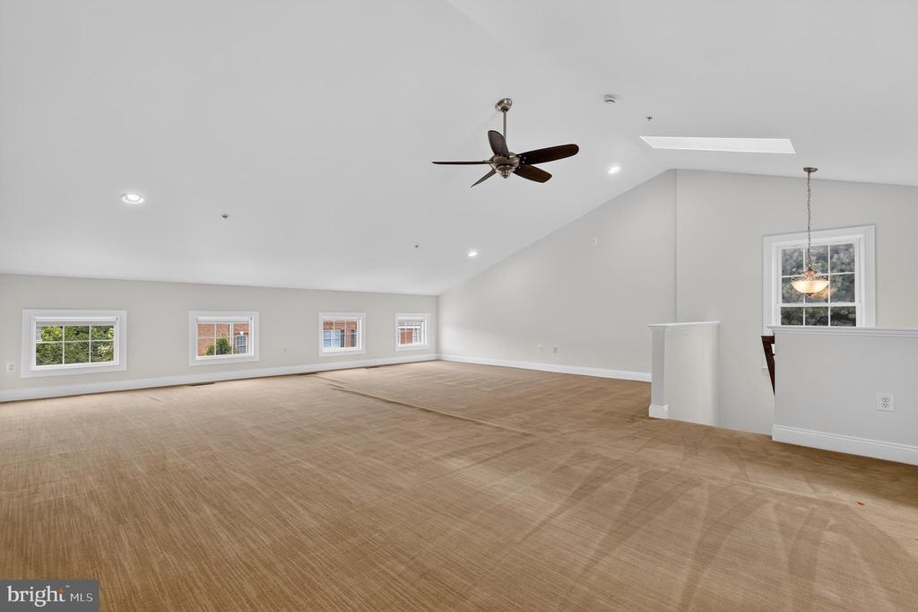22172 FAIR GARDEN LANE