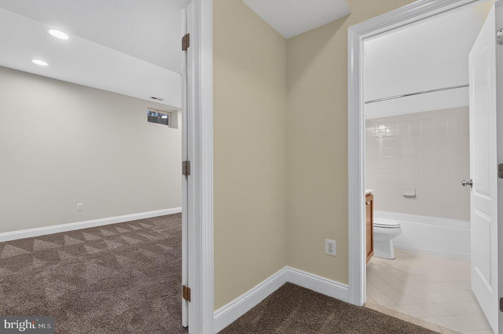 22172 FAIR GARDEN LANE