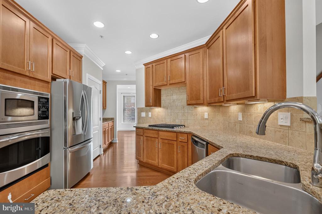 22172 FAIR GARDEN LANE