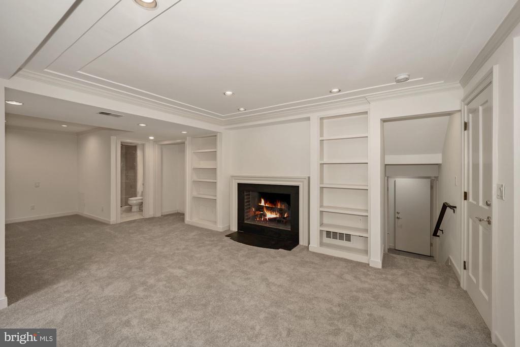 7711 BROOKVILLE ROAD