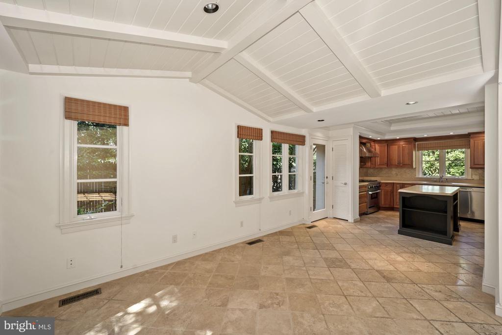 7711 BROOKVILLE ROAD