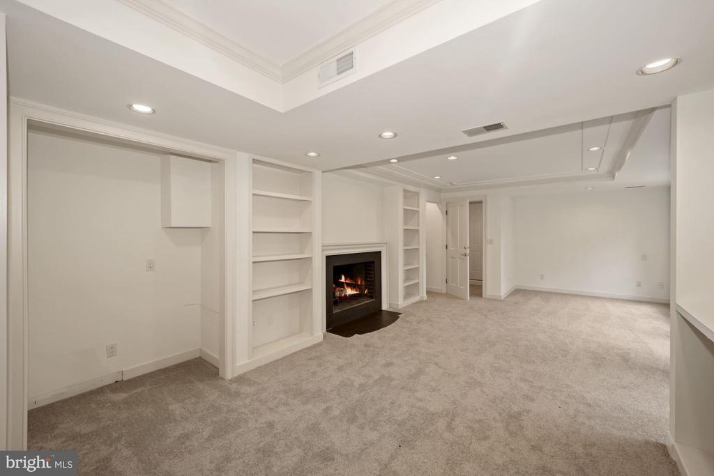 7711 BROOKVILLE ROAD