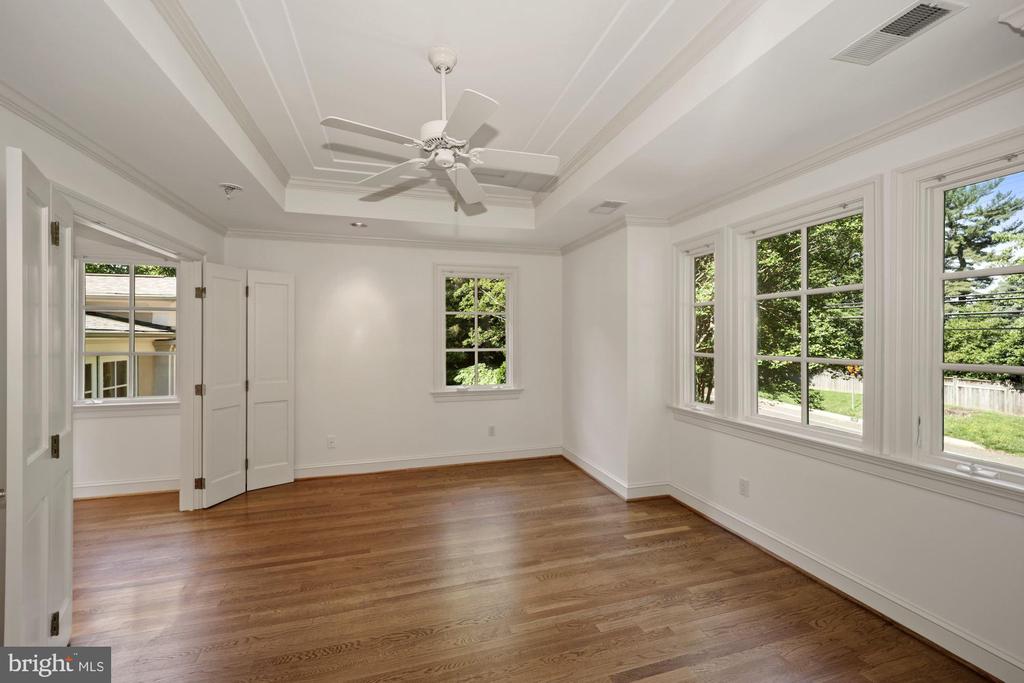 7711 BROOKVILLE ROAD