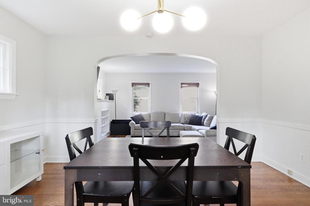 10211 SUTHERLAND ROAD