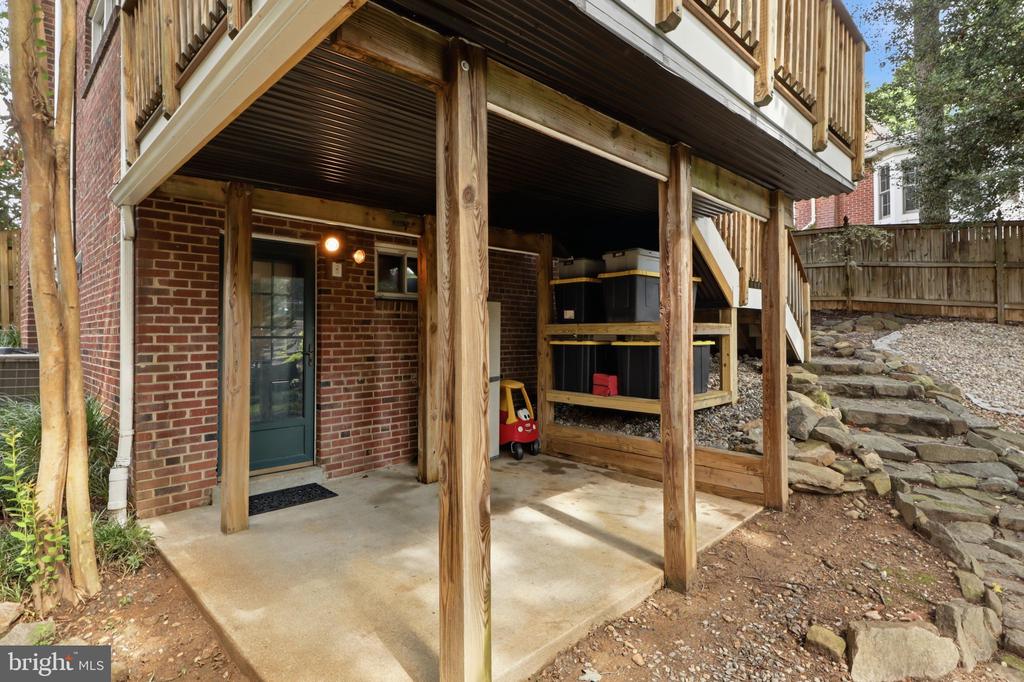10211 SUTHERLAND ROAD